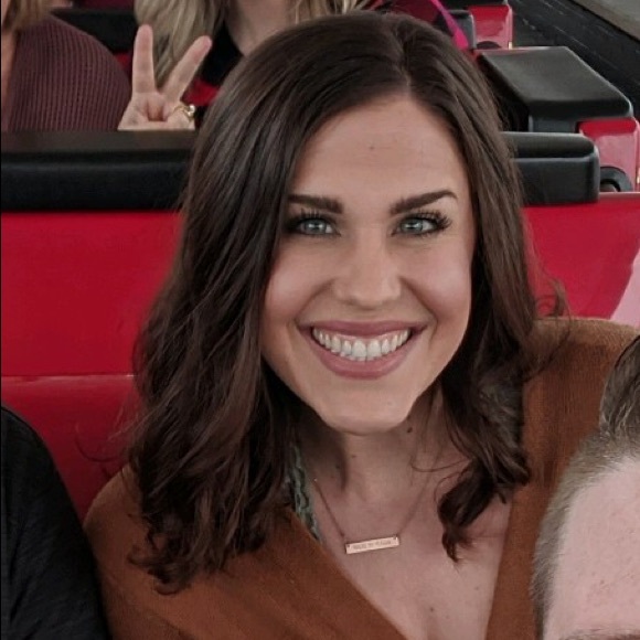 Meet your Posher, Jami - Picture 1 of 1